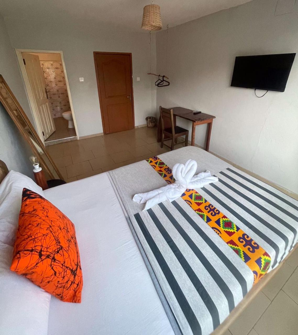 Afiki Hotel Elmina Eksteriør billede