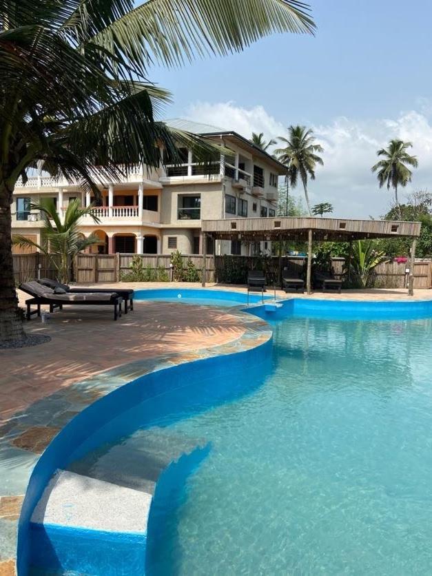 Afiki Hotel Elmina Eksteriør billede