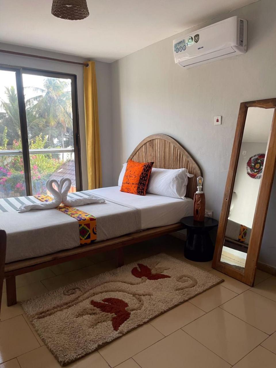 Afiki Hotel Elmina Eksteriør billede