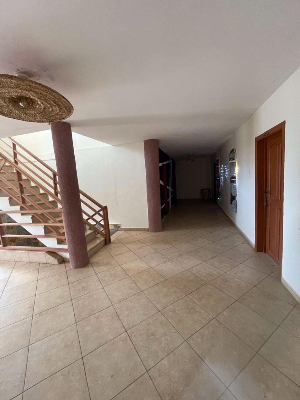 Afiki Hotel Elmina Eksteriør billede