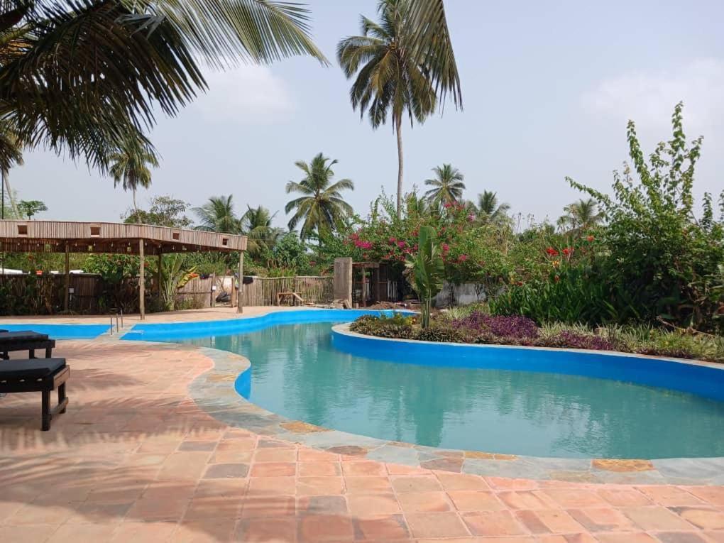 Afiki Hotel Elmina Eksteriør billede