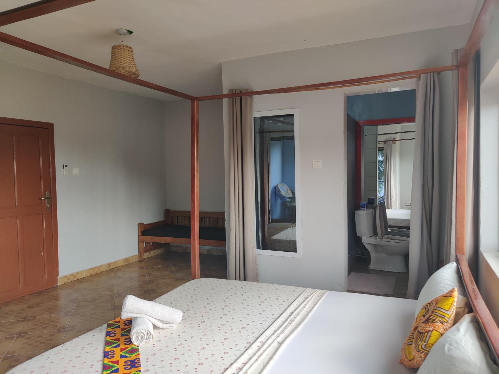 Afiki Hotel Elmina Eksteriør billede