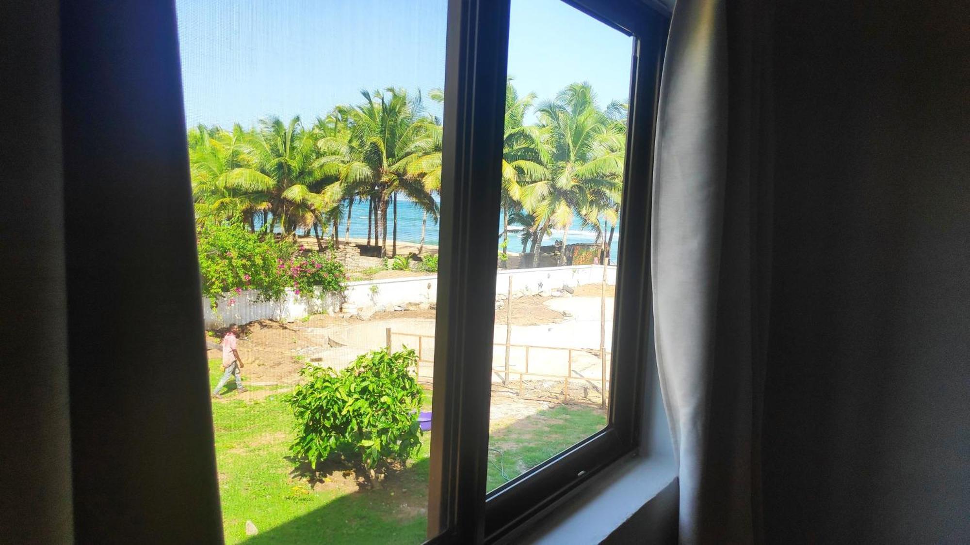 Afiki Hotel Elmina Eksteriør billede
