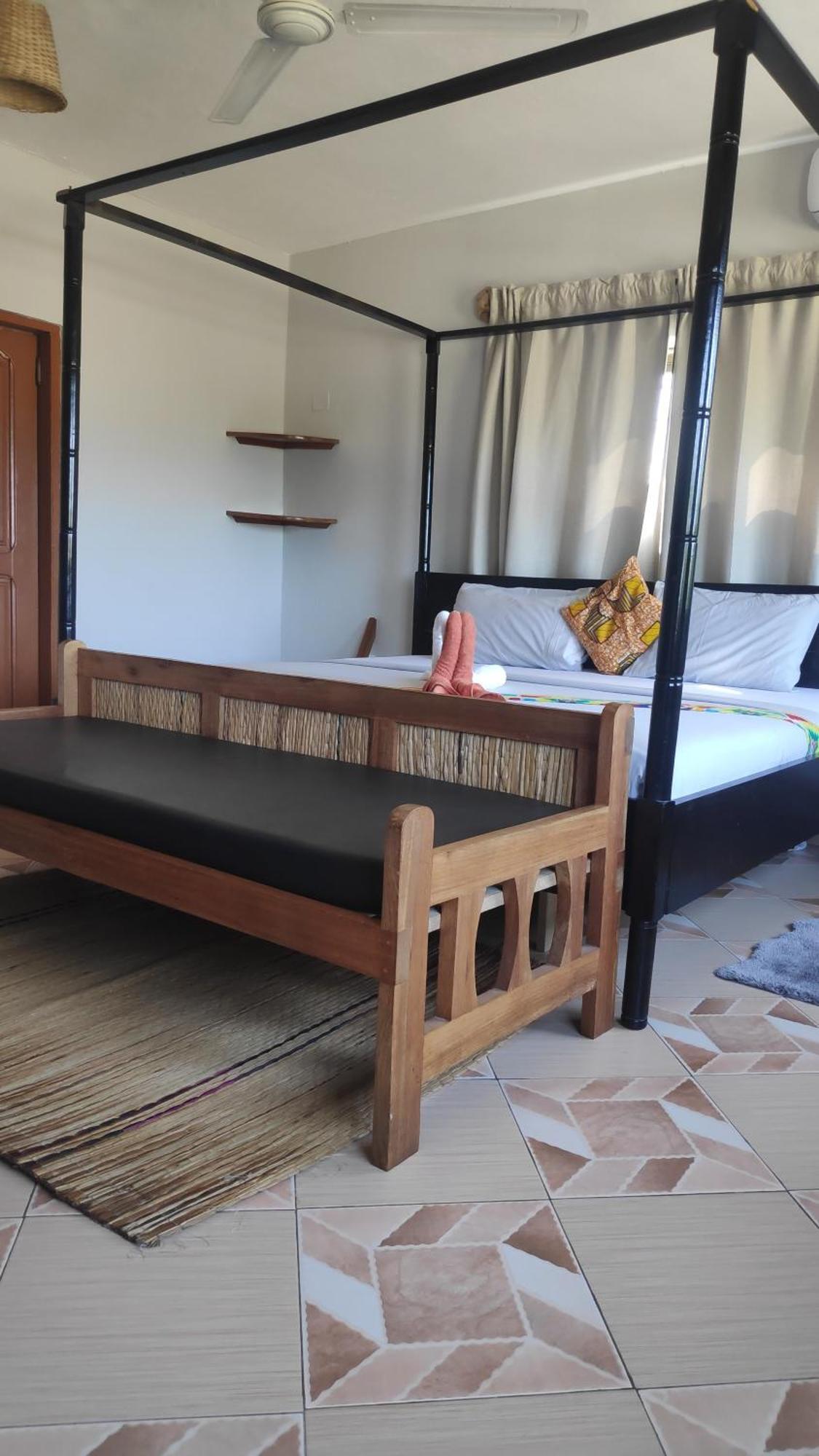 Afiki Hotel Elmina Eksteriør billede