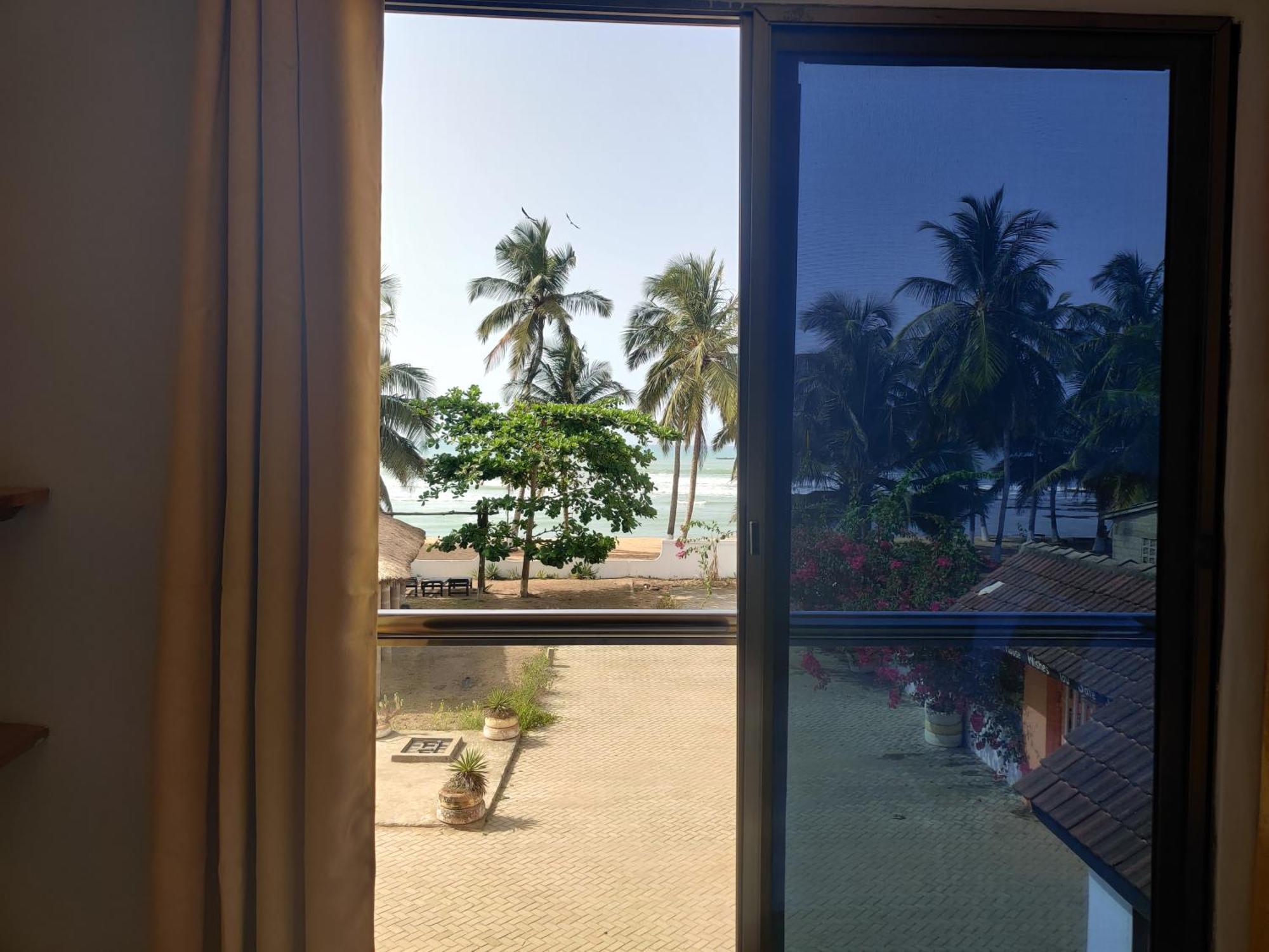 Afiki Hotel Elmina Eksteriør billede