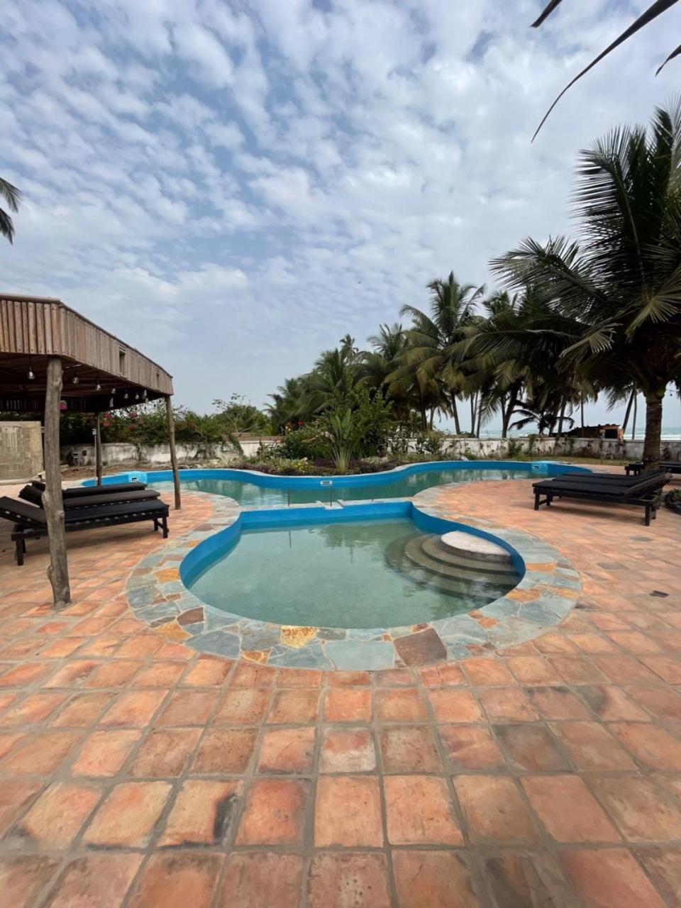Afiki Hotel Elmina Eksteriør billede