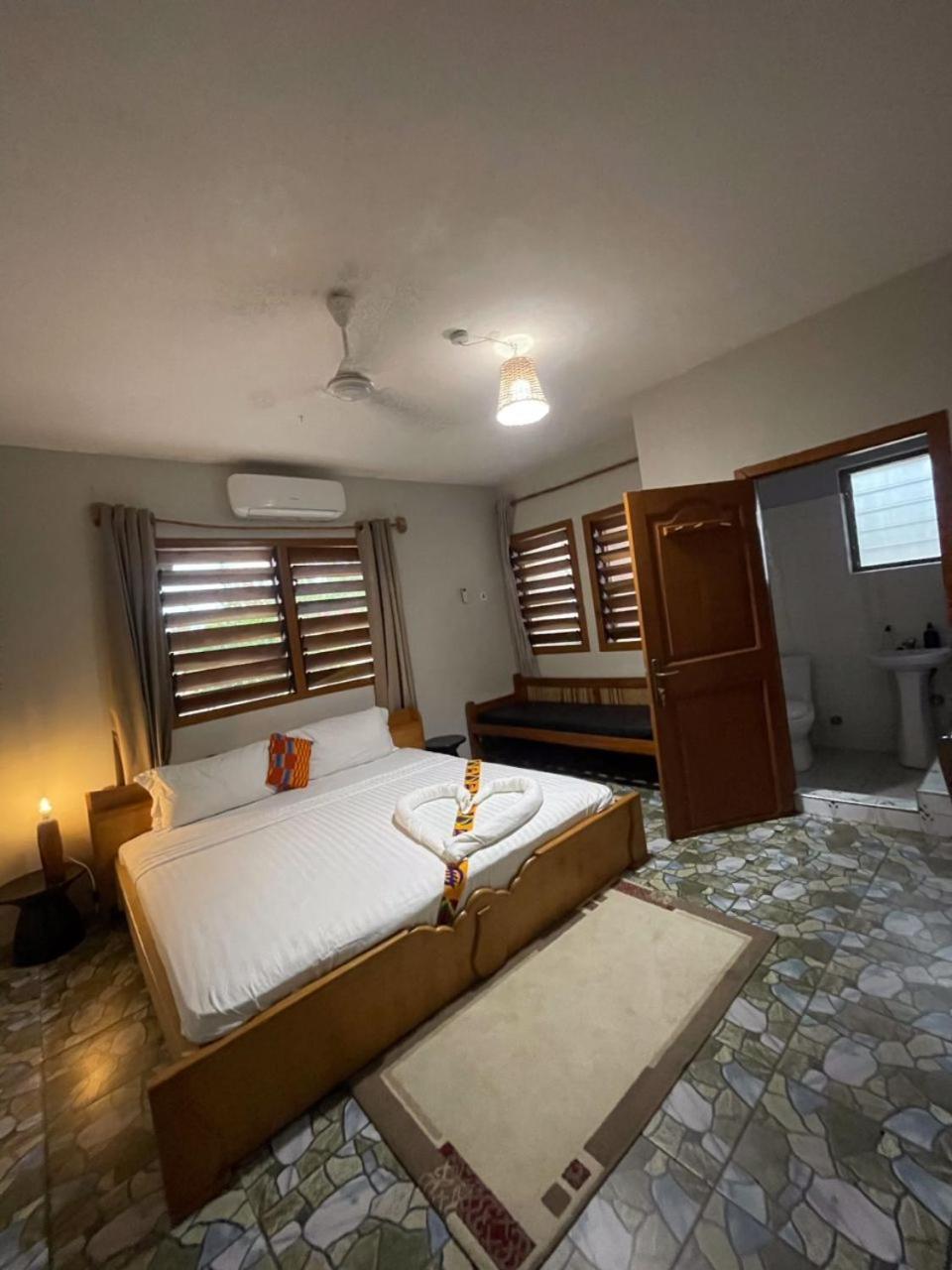Afiki Hotel Elmina Eksteriør billede