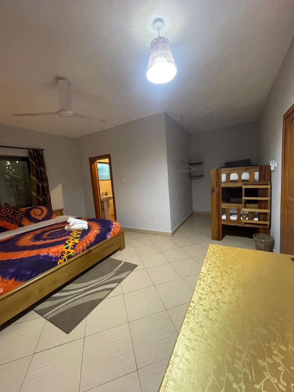 Afiki Hotel Elmina Eksteriør billede